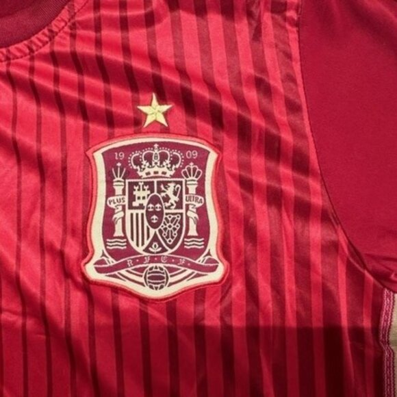 Spain Football Soccer Jersey 2014 Home - Picture 6 of 8